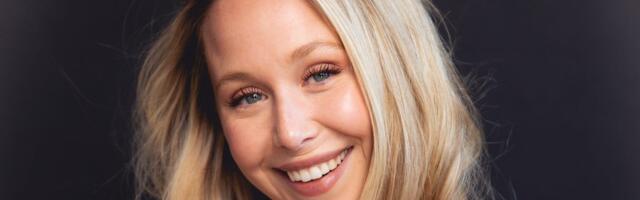 She got breast cancer at 19. At 24, she's going through menopause at the same time as her mom.