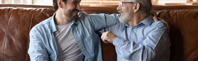 People who stay genuinely close to their parents well into adulthood often trace it back not to big occasions or careful conversations, but to a single quiet certainty: that arriving imperfect was never going to cost them anything