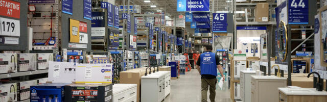 4 Gadgets Sold At Lowe's That Any DIYer Would Consider A Must-Have