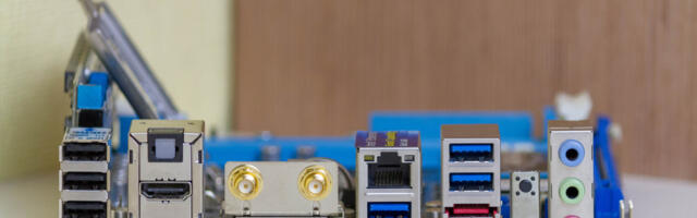 Why Are Some USB Ports Red? This Is What The Color Means
