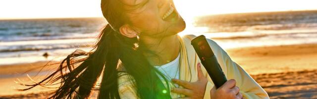 JBL’s new party speaker comes with a karaoke mic that helps you hit those high notes