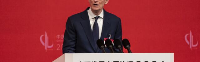 Apple’s smooth CEO swap is the ultimate corporate status symbol