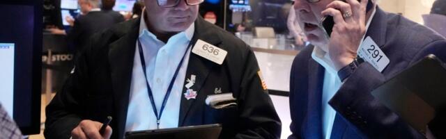 Wall Street tumbles 10% below its record for first ‘correction’ since 2023 on Trump’s trade war
