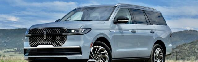 2025 Lincoln Navigator review: new looks and tech, same throwback driving dynamics