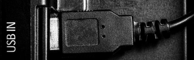 5 Uses For The USB Ports On Your TV