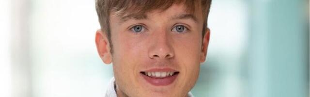 Incorporating everyday uploads Lorcan Melia, Co-Founder AdLab