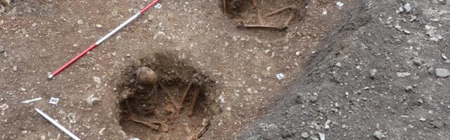 Archaeologists Unearth Mysterious Seated Burials in Ancient French Cemetery