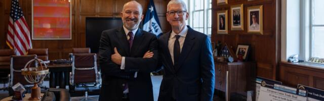 Tim Cook Meets With Commerce Secretary Howard Lutnick Ahead of CEO Transition