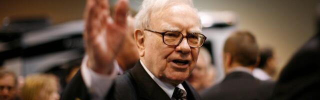 I was in the room when Warren Buffett gave a surprise interview at Berkshire's annual conference. The mood swung from excited to gloomy, then hopeful.