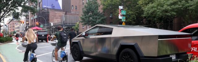 Original Tesla Founder Is Sad That Musk Made a ‘Truck That Looks Like a Dumpster’
