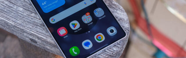 Samsung Keyboard can use AI to suggest replies to WhatsApp messages on the Galaxy S25