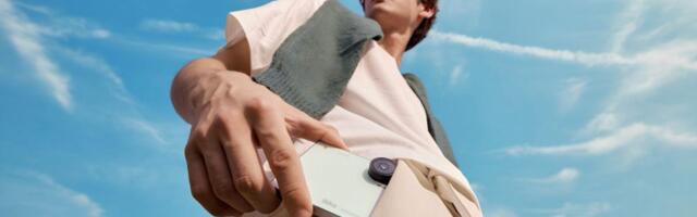 iKKO’s tiny phone has a folding cam and a keyboard for your tactile fix