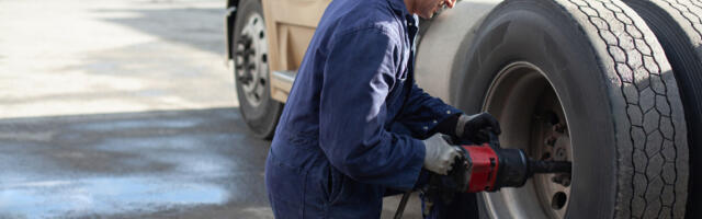 Changing A Semi-Truck Tire Is A Lot Harder Than You'd Think