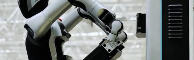 Watch This Humanoid Robot Swap Its Own Battery