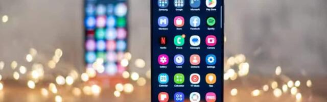 Best phones under Rs 50,000 (Nov 2025): Realme GT 7 Pro, Samsung Galaxy S24 5G to Google Pixel 9a