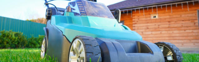 Why You Might Want To Avoid A Lawn Mower That Has A Plastic Deck