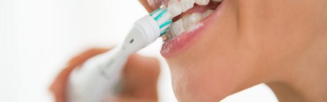 You’re Using Your Electric Toothbrush Wrong. Common Mistakes and How to Do It Right