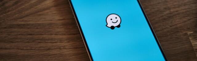 Waze will finally show traffic lights