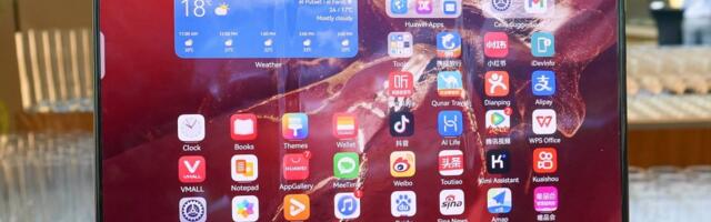 Samsung to launch a unique tri-fold smartphone this year