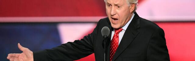 A Hall of Fame quarterback-turned-CEO explains why he interviews everyone he works with — and the red flag he looks for