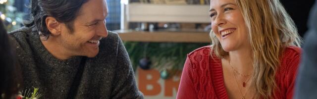 Awful Christmas movies are my guilty pleasure, and new Netflix movie A Merry Little Ex-mas is gift-wrapped rubbish