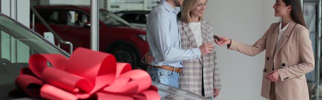 People who look rich but are drowning in debt always own these 9 things