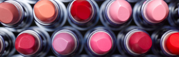 Google now lets you virtually try on makeup using AR, shop from influencer videos