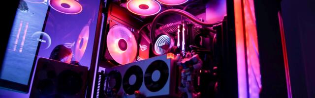 Someone has built a gaming PC the size of a room, complete with giant fans and air conditioning for cool operation — and also a sauna for some reason