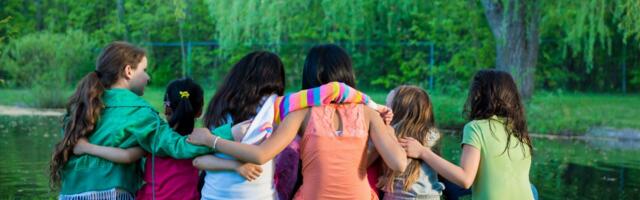 I'm the oldest of 8 kids, including 5 foster siblings. There are pros and cons to my big family.