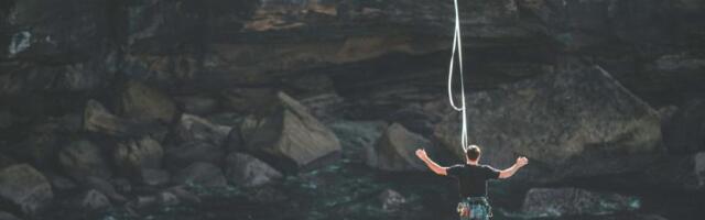 Bitcoin steady above $91,500 as solana, xrp and cardano nurse weekly losses