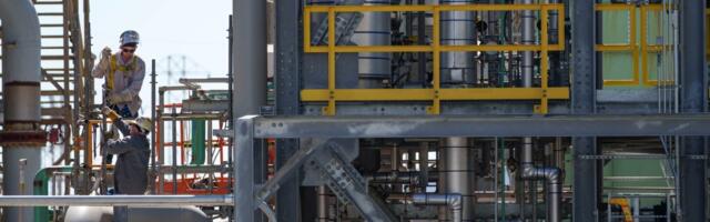Calpine unveils pilot project to produce cleaner electricity, capture harmful emissions