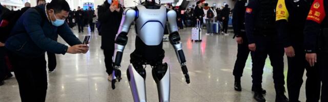 Chinese Robot Sets Guinness World Record With 66-Mile Walk