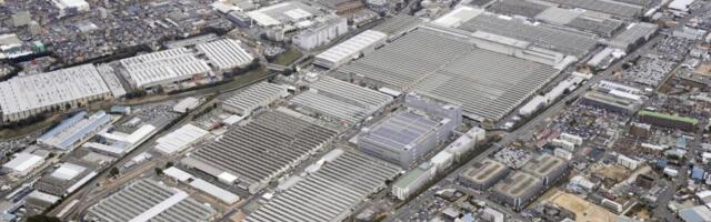 Computer problems idle Toyota’s auto plants in Japan
