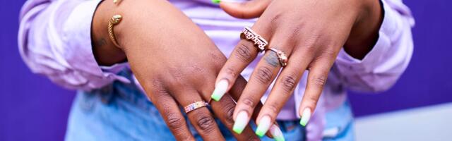 8 jewelry trends that are in this year and 3 that are out, according to stylists