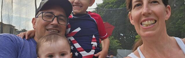 A 'sandwich generation' mom learned she had breast cancer, then lost her father. The hardest part was staying positive in front of her kids.