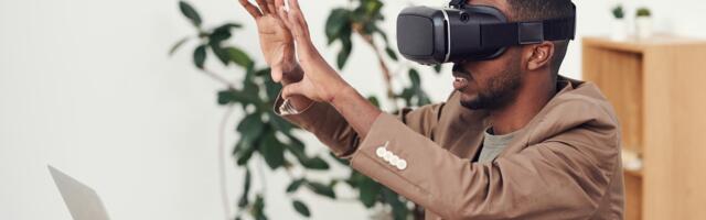 The Future of Pitch Decks: Exploring Virtual Reality and Augmented Reality Presentations