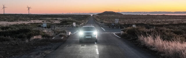 Here's How To Use Your Car's High Beams The Right Way