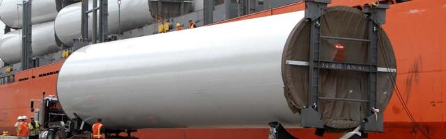 What Is A Steer Car And How Does It Help Semi-Trucks Manage Long Loads?