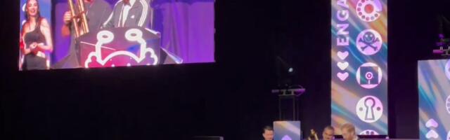 CrowdStrike President graciously accepts Pwnie Epic Fail award at DEF CON hacking conference