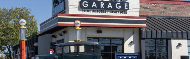 Classic Ford Fans Love This Restaurant Chain: Here's Which States It's In