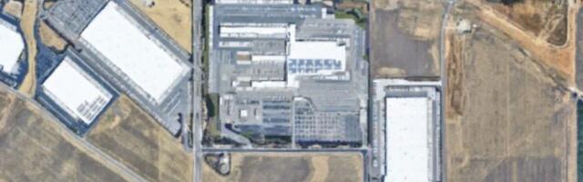 Fire at Massive Medical Warehouse in California Pumps Toxic Smoke Into the Air 