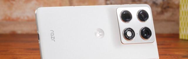 Motorola Razr Fold in for review