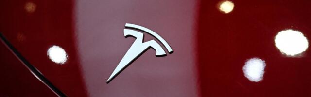 Tesla driver faces manslaughter charges over Texas crash that killed a woman inside her home