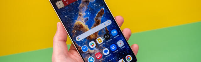 Which Samsung phones are expected to get the Android 15 update?