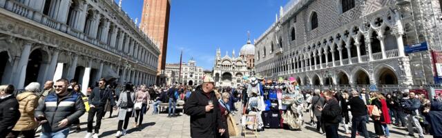 Venice Moves to Limit Tour Group Sizes