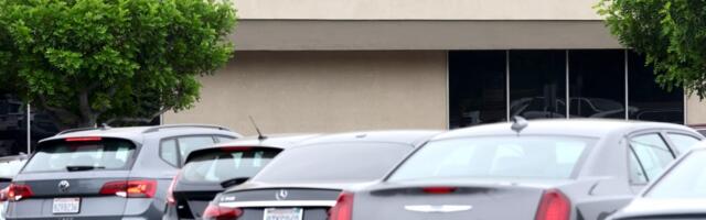 Kroger, Albertsons in talks to sell hundreds of stores, some in California, to supply giant C&S