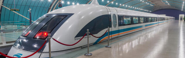 Do High-Speed Magnetic Bullet Trains Use Wheels To Stay On The Tracks?