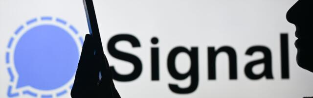 X Briefly Blocked Then Unblocked Signal Links as Federal Workers Seek Security