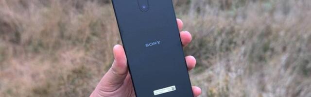 Like collecting weird phones? This absurdly tall Xperia prototype might be right up your alley
