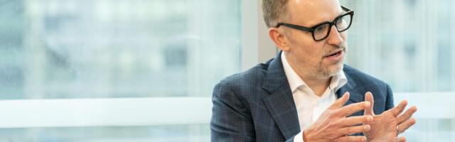 LinkedIn CEO grades career moves: Cover letters get a 'D', while job-hopping earns an 'A'